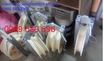 PU LY NHỰA 408X80  Dùng để kéo cáp 400-500mm