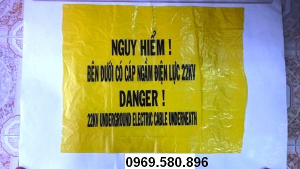 Băng cảnh báo nguy hiểm: bên dưới có cáp ngầm điện lực 22KV